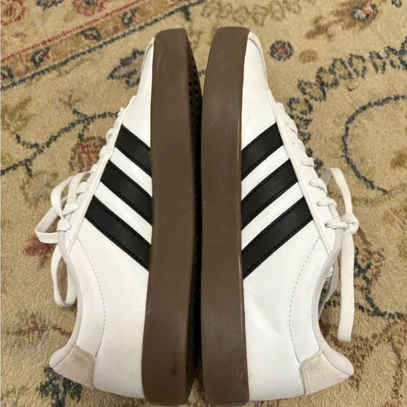 Adidas Woman’s White and Black Sneakers 8 worn once - Picture 5 of 10